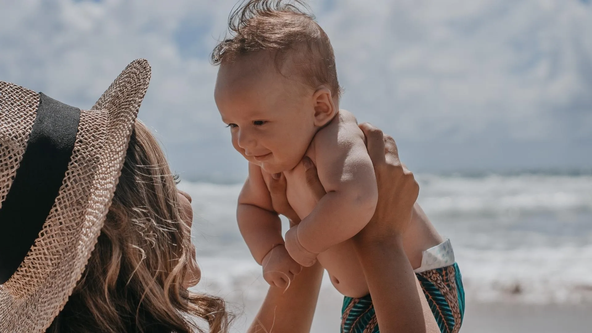 Primer viaje a la playa del bebé 1 Revista Digital mamas360 Embarazo y Maternidad