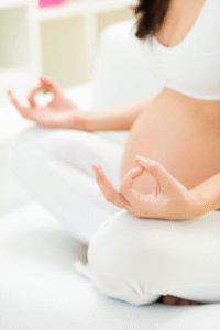 Yoga prenatal - gestación - Mamás360