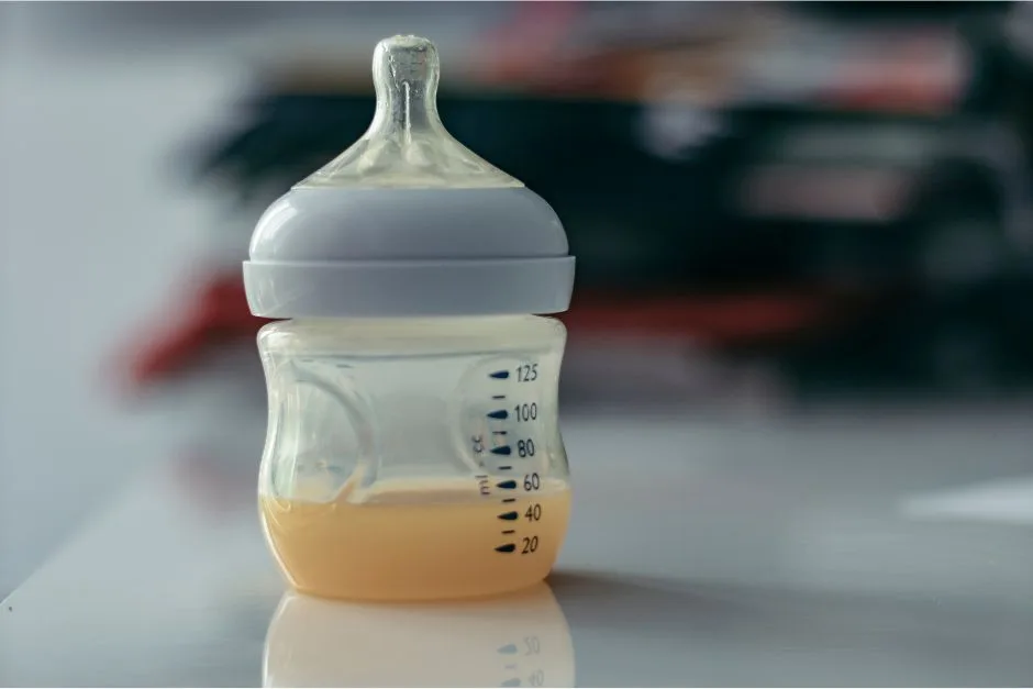 Jugos Zumo de manzana Bebé Tetero 2 Revista Digital mamas360 Embarazo y Maternidad (1)