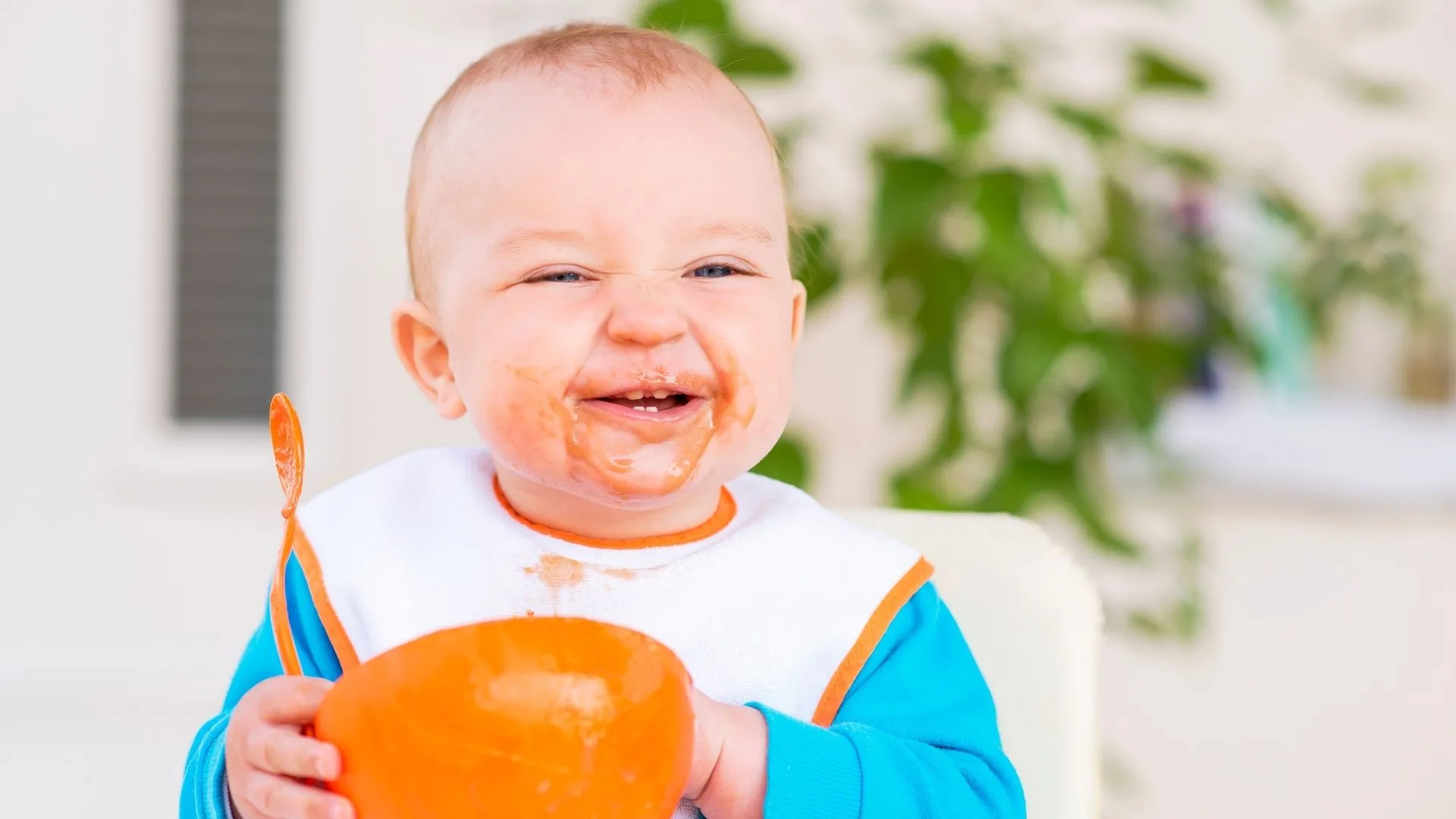 Cómo estimular a tu bebé a comer solo Revista Digital mamas360 Embarazo y Maternidad