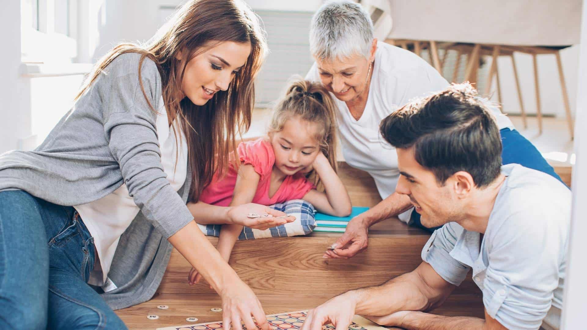 Juegos de mesa familiares Guía para conectar y divertirse en casa 1 Revista Digital mamas360 Embarazo y Maternidad